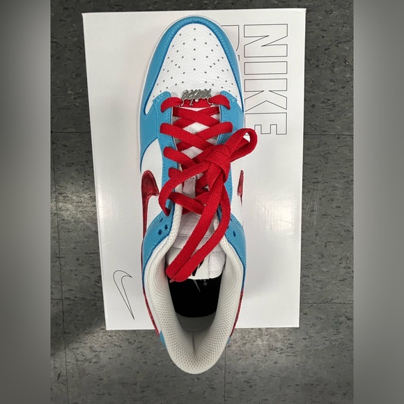 Nike Dunk Low - Picture 3 of 8